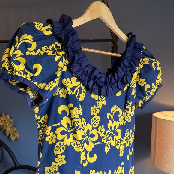 Vintage Navy Blue and Yellow Traditional  Hawaiian Dress - Picture 2 of 7